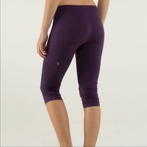 Lululemon Flow & Go Cropped Rouched Capris